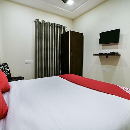 Hotel Oyo 16606 Iconic Living Hajdarabad Zewnętrze zdjęcie
